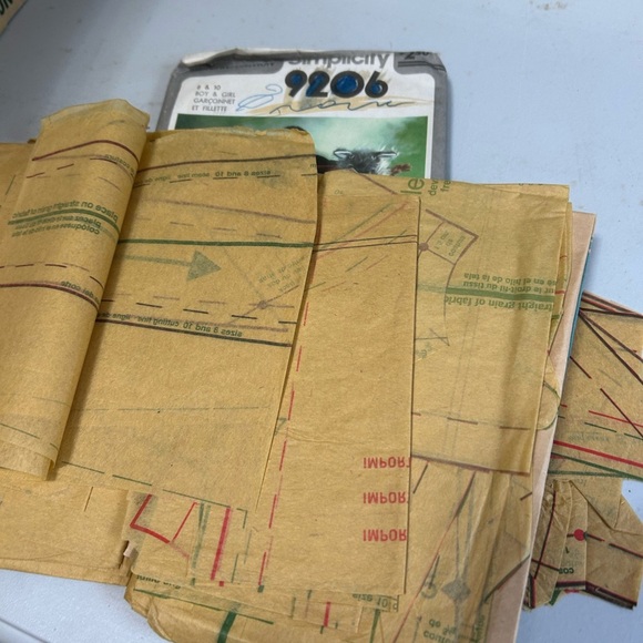 4/$50 simplicity 9206 vampire Children's Costume Pattern sew pattern 🪡 - Picture 7 of 8